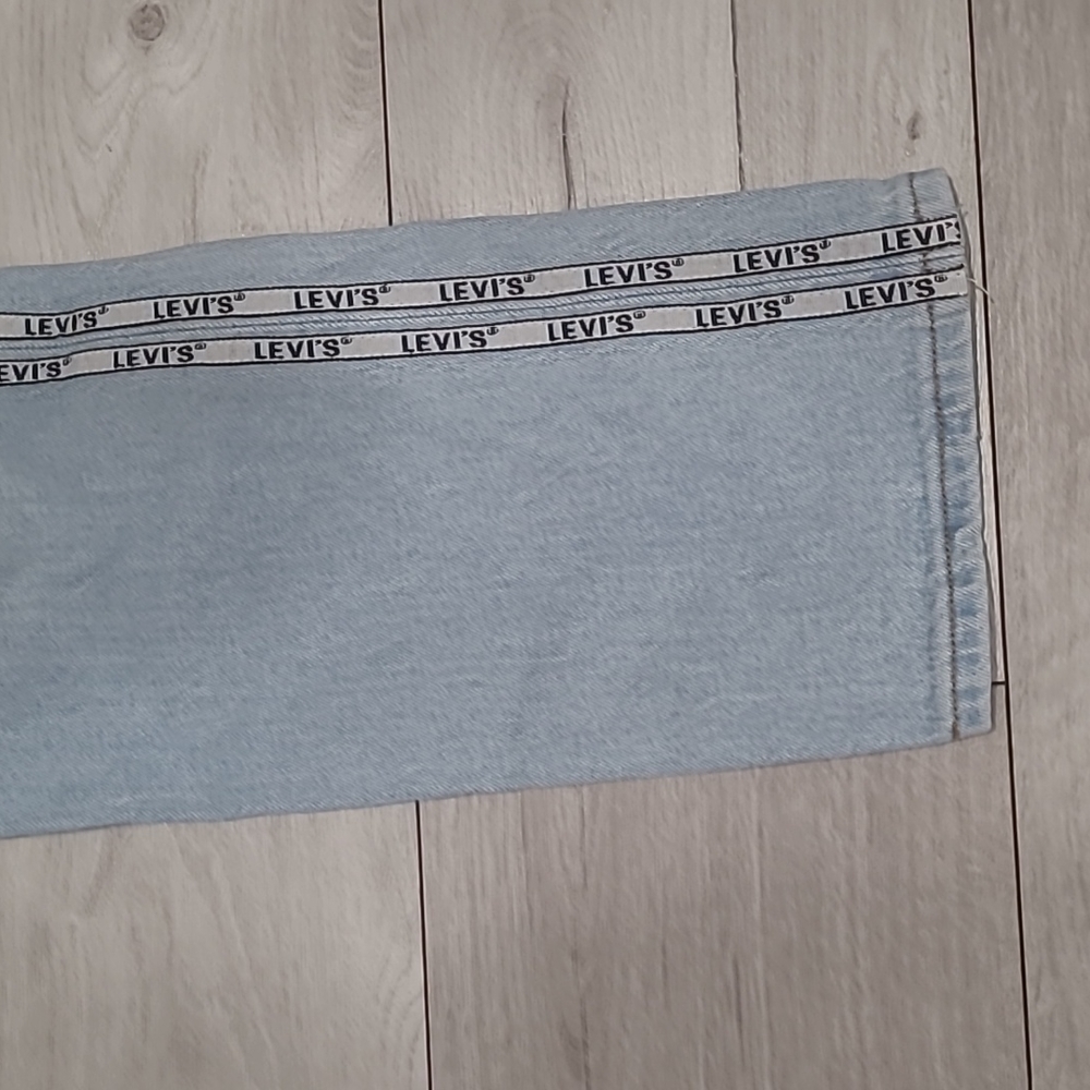 Levi's 501 Logo Jeans - Picture 3 of 9